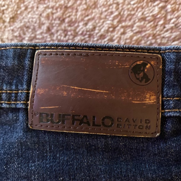 Blue Jeans - Buffalo - Picture 4 of 4